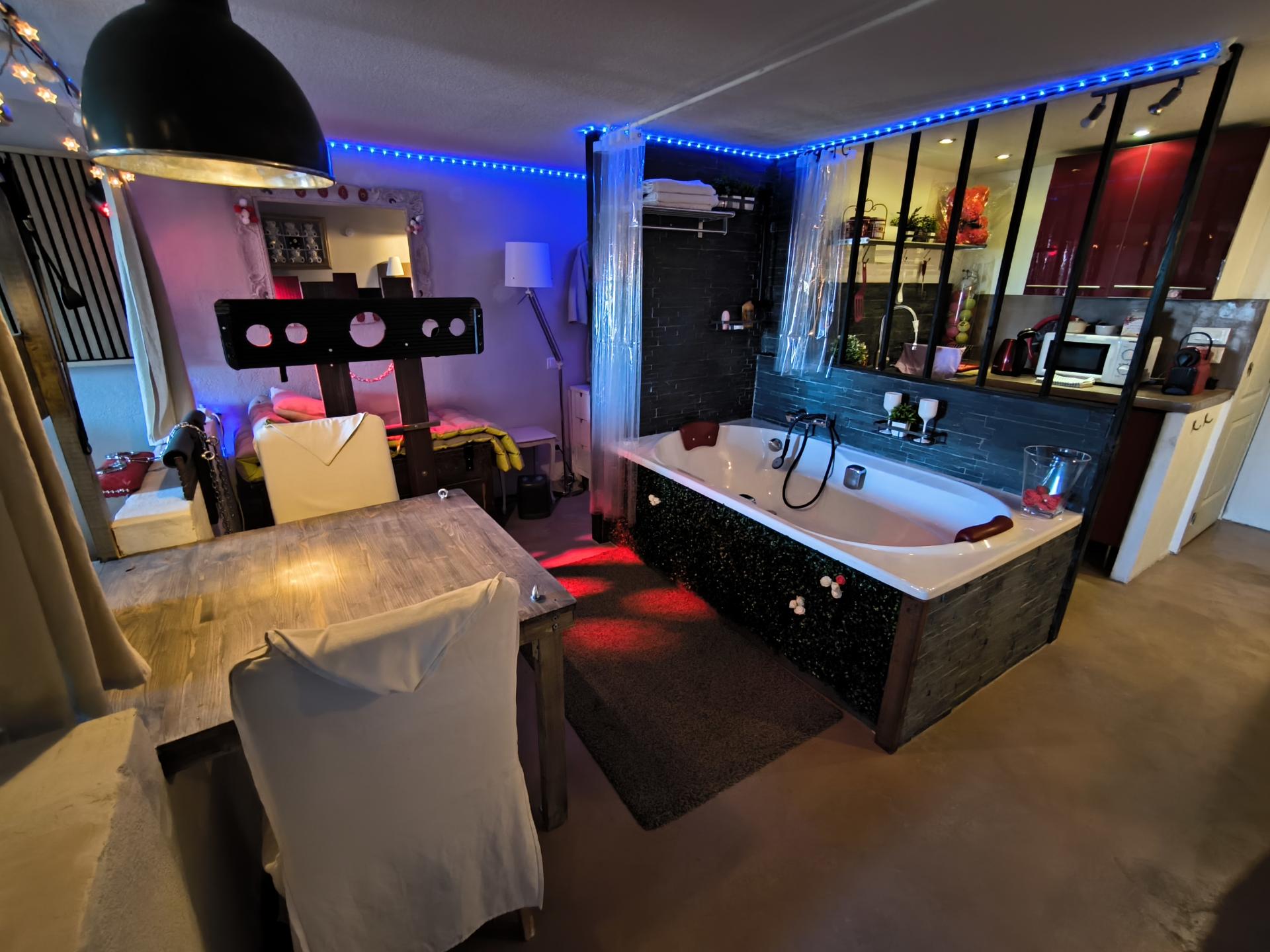 Loveroom au Lavandou vue mer